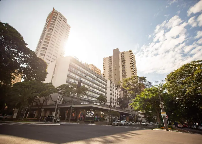 Hotel Deville Business Maringá